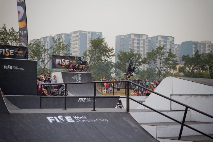GT: Евгений Курников ChinaTrip2014 175