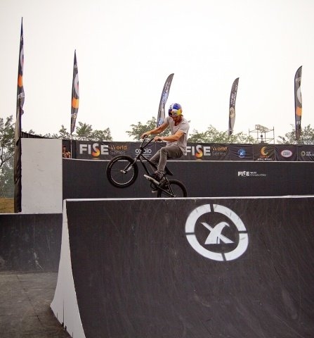 GT: Евгений Курников ChinaTrip2014 180