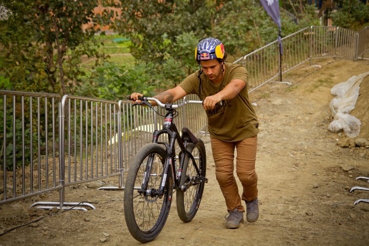 GT: Евгений Курников ChinaTrip2014 183