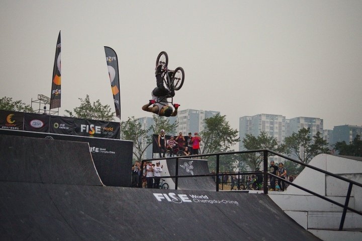 GT: Евгений Курников ChinaTrip2014 222
