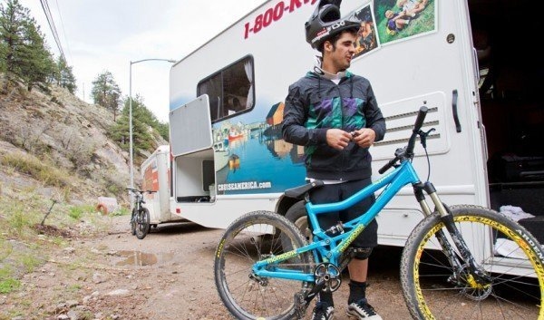 MTB команда Mongoose: Амир Каббанни и Крис Акрриг 5