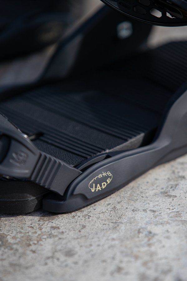 Drake JADE 2023/2024. Крепления для сноуборда Каталог. Триал-Спорт.